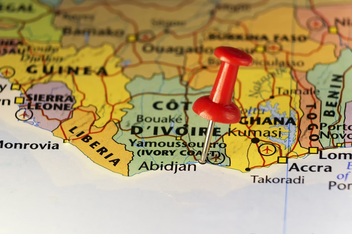 Guide complet de l’électricité en Côte d’Ivoire : prises, sécurité et astuces locales